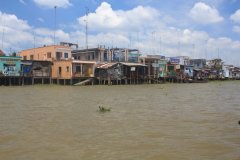 04-Houses along the river